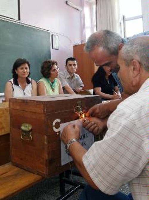 Οι εκλογές στην Τουρκία την Κυριακή σημείωσαν μεγάλη συμμετοχή ψηφοφόρων