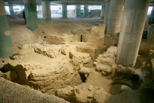 Κάποιοι επιμένουν ότι αυτό αποτελεί «ανάδειξη» της ανασκαφής στου Μακρυγιάννη...