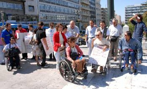 Αλλη μια πλευρά της αντιασφαλιστικής επίθεσης και μάλιστα σε βάρος των πλέον ευαίσθητων ομάδων αναδεικνύει το νέο φιρμάνι της κυβέρνησης