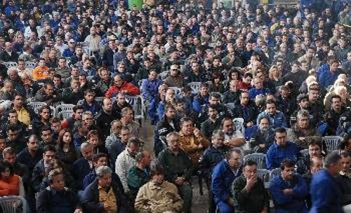 Στο χέρι των εργαζομένων είναι να πετάξουν από το σβέρκο τους τη συμβιβασμένη πλειοψηφία της «ΤΡΙΑΙΝΑΣ» και να αναδείξουν στο τιμόνι της συνεπείς αγωνιστές