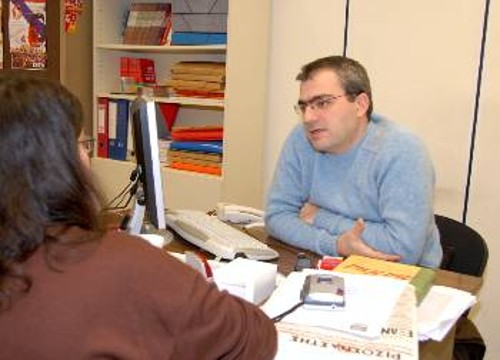 Ο Κ. Παπαδάκης μιλά στη συντάκτρια του «Ρ»