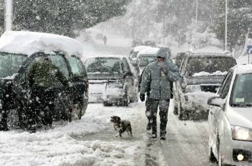 Προβλήματα στην κυκλοφορία και αποκλεισμούς είχαμε μετά την κακοκαιρία