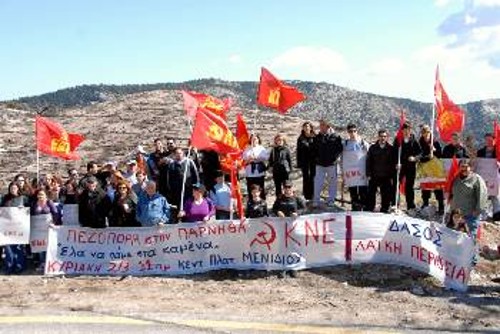 Από εξόρμηση του ΚΚΕ και της ΚΝΕ στην Πάρνηθα στο πλαίσιο της καμπάνιας για την προστασία του βουνού