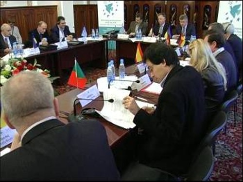 Στιγμιότυπο από τη συνάντηση στο Κίεβο