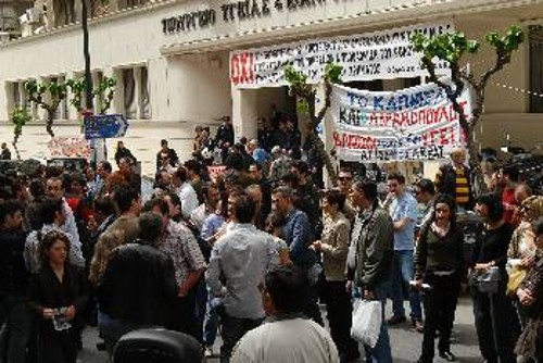 Από τη χτεσινή συγκέντρωση των γιατρών