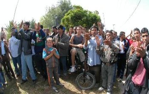 Μετανάστες εργάτες γης στην απεργιακή συγκέντρωση της περασμένης Κυριακής