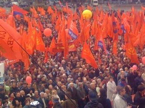 Από τη μεγάλη διαδήλωση στο Κίεβο