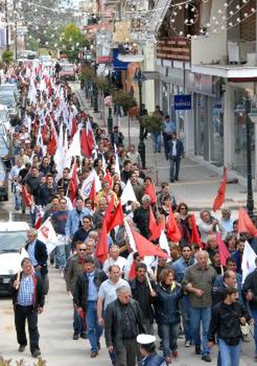 Από το παμπελοποννησιακό συλλαλητήριο που οργάνωσε το ΠΑΜΕ για τους εργάτες μετανάστες στη Μανωλάδα