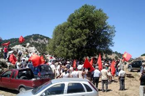 Από την εκδήλωση τιμής στον ΔΣΕ που οργάνωσαν οι κομματικές οργανώσεις Ηρακλείου και Ρεθύμνου στην περιοχή Λοχριάς στον Ψηλορείτη