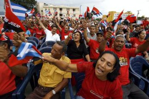Τη σοσιαλιστική εξουσία στην Κούβα και τη μάχη που δίνει ο λαός της ενάντια στον ιμπεριαλισμό στοχοποιεί το νέο ψήφισμα που προωθείται στο Ευρωκοινοβούλιο