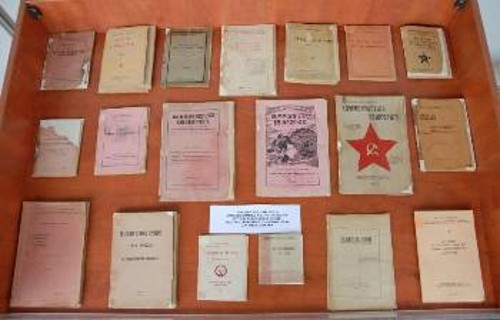 Ορισμένα απ' τα πολύτιμα ντοκουμέντα που φιλοξενεί η Εκθεση στη Νίκαια