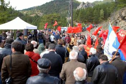 Αποψη από την εκδήλωση τιμής στο Γράμμο για τον Πέτρο Κόκκαλη