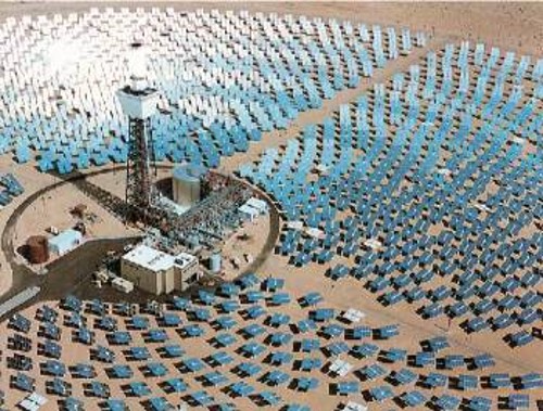 Συσσωρευτές ηλιακής ενέργειας στη Σαχάρα. Ενα από τα πλέον μεγαλεπήβολα σχέδια της «Ενωσης για τη Μεσόγειο»