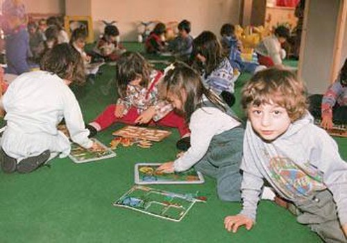 Το παιχνίδι και η ξεγνοιασιά θυσιάζονται για την απόκτηση των δεξιοτήτων του αυριανού ευέλικτου φτηνού εργαζομένου