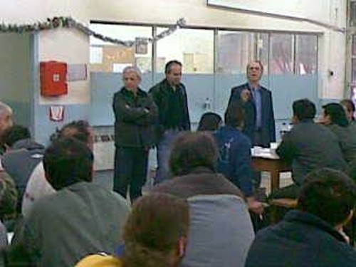Στιγμιότυπο από την περιοδεία του κλιμακίου του ΚΚΕ