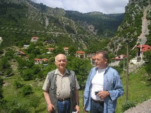 Με τον Κώστα Τάτση και τον Θανάση Παφίλη στο οδοιπορικό στα Αγραφα.