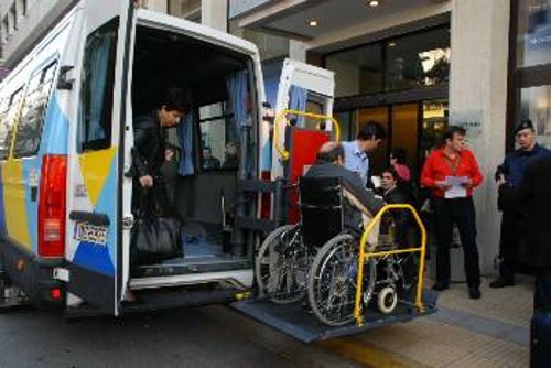 Οι κατασκηνώσεις για τα ΑμΕΑ, αντί να προσφέρουν μια ανάσα για όλη τη χρονιά στις οικογένειές τους, συνεχίζουν την υποβάθμισή τους