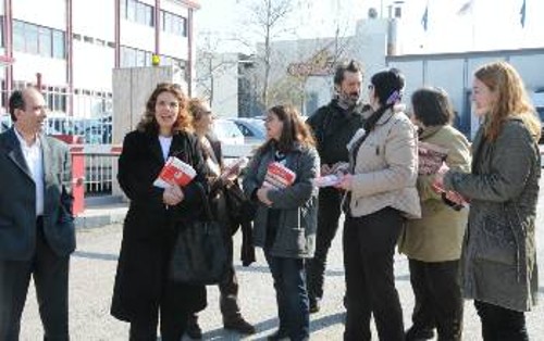 Από την περιοδεία της ΟΓΕ στην αρτοβιομηχανία «Κατσέλης» για τη Μέρα της Γυναίκας