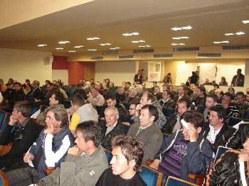 Από τη συνέλευση των οικοδόμων στη Θεσσαλονίκη