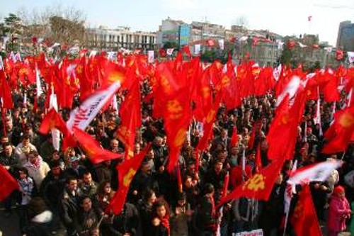 Από τη συγκέντρωση του ΚΚ Τουρκίας
