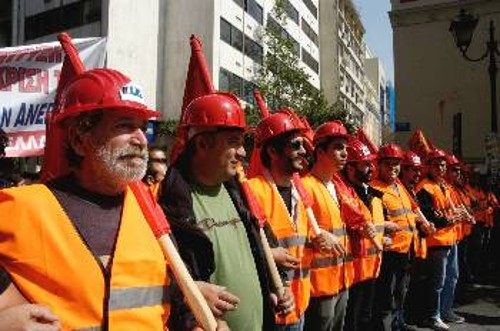 Η μάχη των Συμβάσεων δυναμώνει