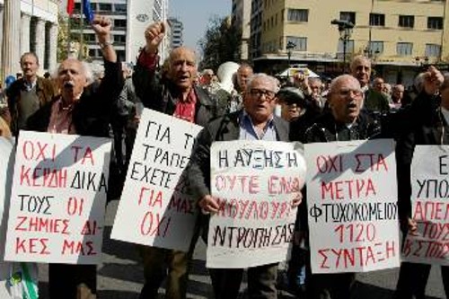 Το ΠΑΣΟΚ κοροϊδεύει με τις προτάσεις του τα λαϊκά εκείνα στρώματα, που η πολιτική του - ίδια με εκείνη της ΝΔ - τα έχει καταδικάσει στη φτώχεια