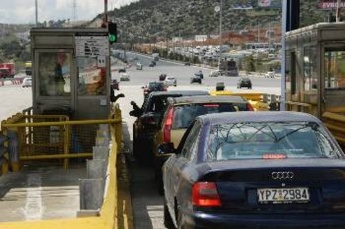 Η κυβέρνηση και η αστική Δικαιοσύνη επιχειρούν να προστατεύσουν τη ληστεία που διαπράττουν οι μεγαλοκατασκευαστές στο λαό, μέσω των διοδίων