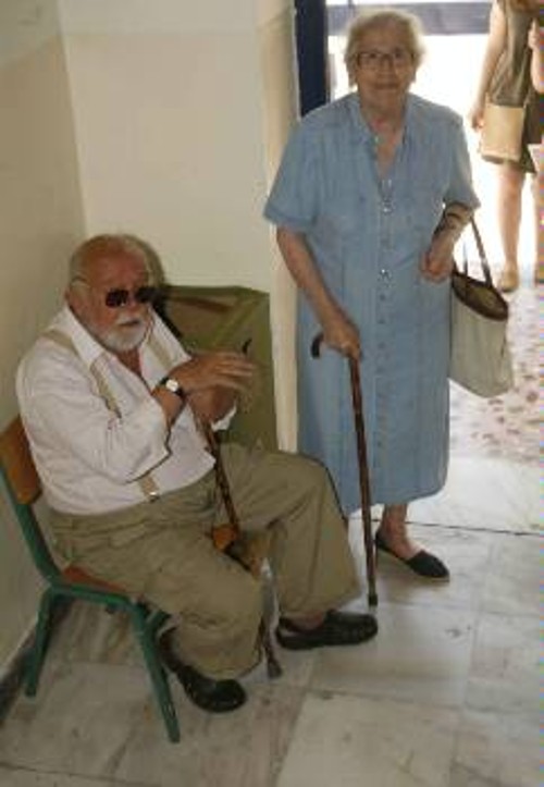 Περιορίζεται δραστικά ο αριθμός των ηλικιωμένων που θα εντάσσονται στο πρόγραμμα «Βοήθεια στο σπίτι»