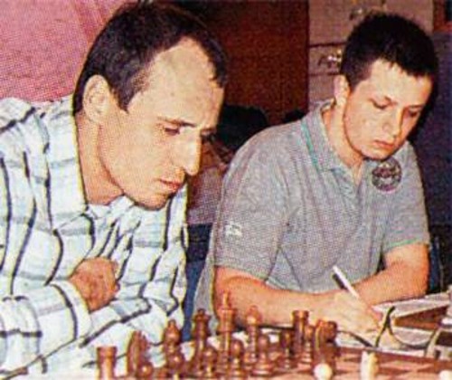 Οι δύο ισχυρές πρώτες σκακιέρες της Ενωσης Σκακιστών Θεσσαλονίκης Εβγκένι Μιροσνιτσένκο κα Ράντσλαβ Βόιτατσεκ (δεξιά)