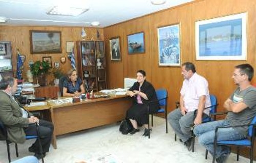 Από τη συνάντηση στο δημαρχείο Ερέτριας