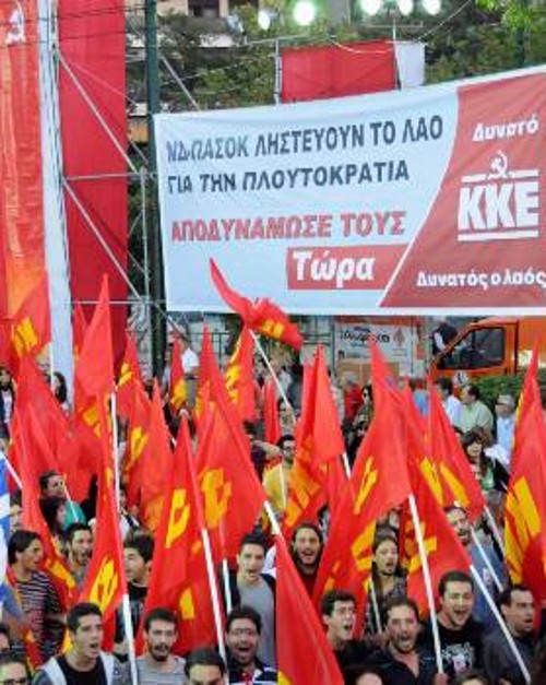 Πρωτοπόρα δράση μπροστά στην απεργία αναπτύσσουν τα μέλη, οι οπαδοί και οι φίλοι του ΚΚΕ και της ΚΝΕ
