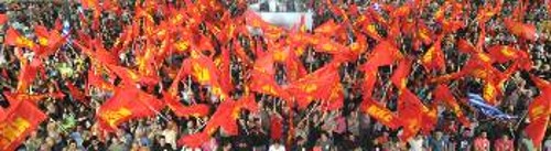 Το ΚΚΕ έγκαιρα προειδοποίησε το λαό για τα χειρότερα που έρχονται. Η συνέπεια, η ικανότητά του να βλέπει μπροστά, αλλά κυρίως η στρατηγική του, είναι όπλα που οι εργαζόμενοι μπορούν και πρέπει να αξιοποιήσουν αποφασιστικά στην οργάνωση της πάλης τους