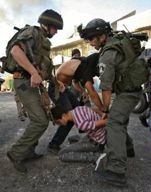 Σύλληψη Παλαιστίνιου από Ισραηλινούς στρατιώτες και μυστικό αστυνομικό