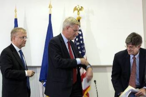 Από επίσκεψη του υπουργού Εξωτερικών της προεδρεύουσας της ΕΕ Σουηδίας Καρλ Μπιλντ και του Αμερικανού υφυπουργού Εξωτερικών Τζέιμς Στάινμπεργκ, στις αρχές Οκτώβρη στο Σεράγεβο...