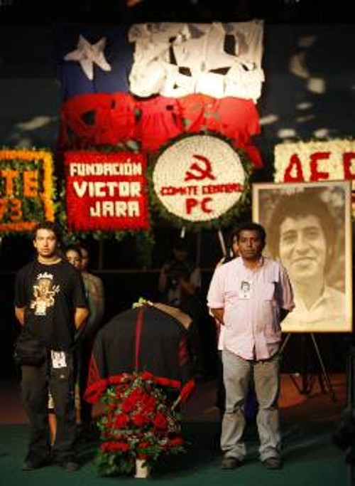 Ο χιλιάνικος λαός τίμησε την προηγούμενη βδομάδα τον κομμουνιστή μουσικό Βίκτορ Χάρα, δολοφονημένο από τη χούντα του Πινοτσέτ