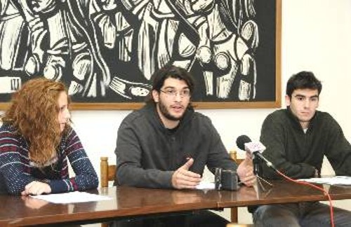 Στιγμιότυπο από τη χτεσινή συνέντευξη Τύπου