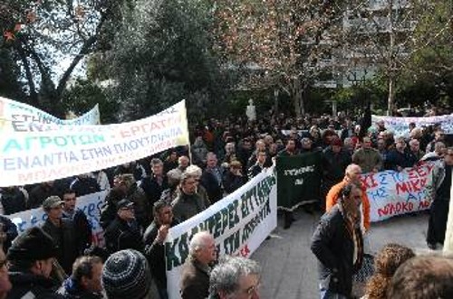 ...και στην πλατεία Κολωνακίου