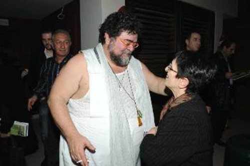 Η Αλ. Παπαρήγα με τον Σταμάτη Κραουνάκη