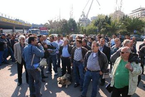 «Δικό μας έργο η ναυτιλία, την κρίση να πληρώσει η ολιγαρχία», διαδήλωσαν οι εργάτες