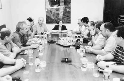 Από τη χτεσινή συνάντηση της αντιπροσωπείας του ΚΚΕ με τους εκπροσώπους των αγροτικών συνεταιριστικών ενώσεων στον Περισσό
