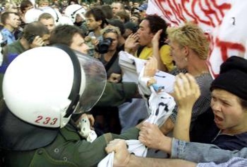 Ολομέτωπες επιθέσεις στα δικαιώματα των πολιτών, με υπογραφή ευρωπαϊκού τρομονόμου, ετοιμάζει η Κομισιόν