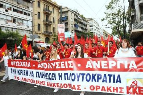 Ο λαός έχει κάθε συμφέρον να μετατρέψει σε στόχους της μαζικής του πάλης τα μέτρα που προτείνει το ΚΚΕ