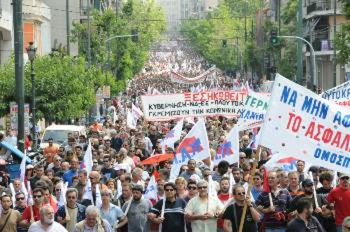 Μόνο ο πανεργατικός - παλλαϊκός ξεσηκωμός, σε τροχιά ρήξης με την ΕΕ και τα κόμματά της, μπορεί να βάλει φρένο στη βαρβαρότητα που ζουν εκατομμύρια λαϊκά νοικοκυριά