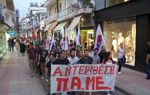 Η συσπείρωση στο ΠΑΜΕ ανοίγει το δρόμο στην προοπτική και γι' αυτό μεγαλώνει τους φόβους της εργοδοσίας και όσων την υπηρετούν
