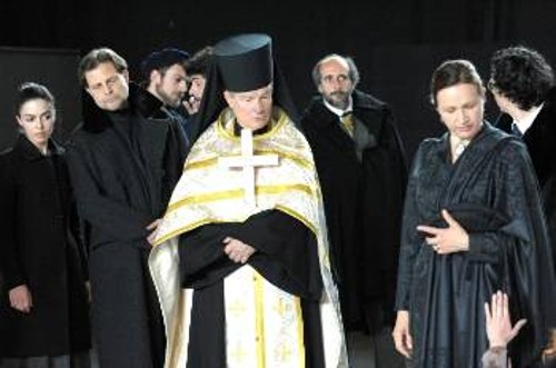 «Οι Δαίμονες» του Ντοστογιέφσκι σεσκηνοθεσία Π. Στάιν