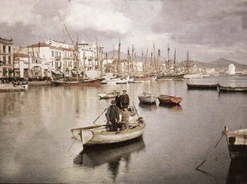 «Οψη της πόλης από τη θάλασσα». Φωτό του Αυγ. Λεόν (Μουσείο Αλμπέρτ Καν)