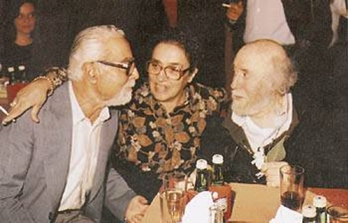 Η Σωτηρία Μπέλλου ανάμεσα στους φίλους της Γιάννη Τσαρούχη και Κυριάκο Μαραβέλια