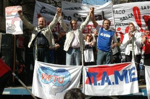 Η διέξοδος για το συνδικαλιστικό κίνημα της Ευρώπης βρίσκεται στο δρόμο της ανυπακοής στην ΕΕ, στο κεφάλαιο και στις πολιτικές δυνάμεις που τους εκπροσωπούν. Είναι η συσπείρωση στην ΠΣΟ