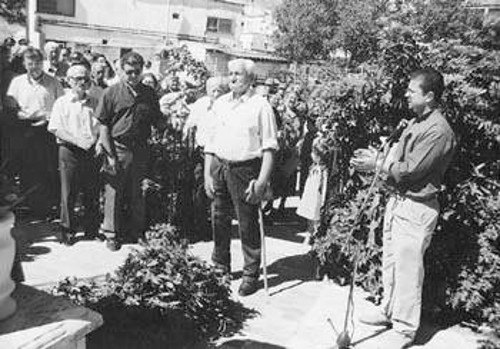 Συναγωνιστής του Νίκου Παπαδάκη(Λεμονιά) καταθέτει στεφάνι στο μνημείο του