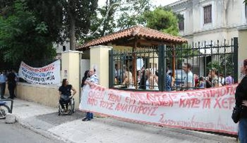 Από πρόσφατες κινητοποιήσεις ενάντια στη συνεχιζόμενη απαξίωση του ΚΕΑΤ